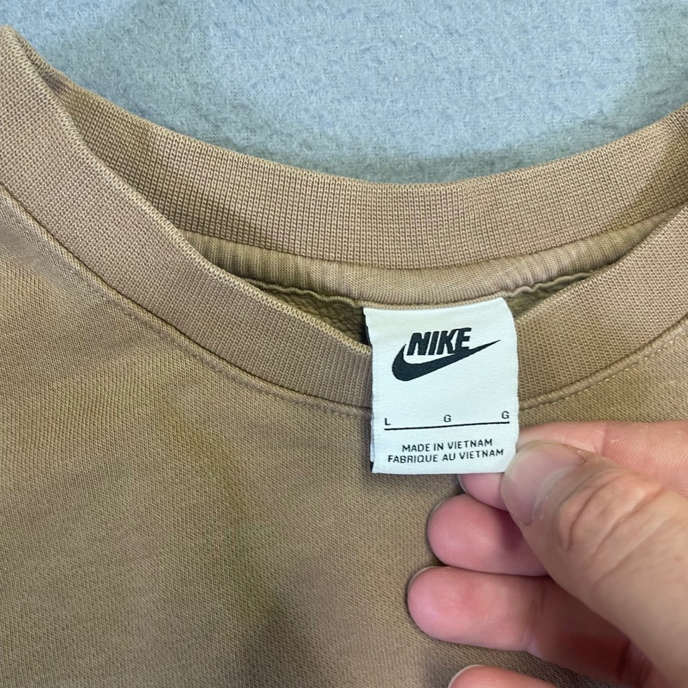 Nike Sweatshirt Mens Large Tan Embroidered Logo‎ Crewneck BV2662-258 - Picture 3 of 9